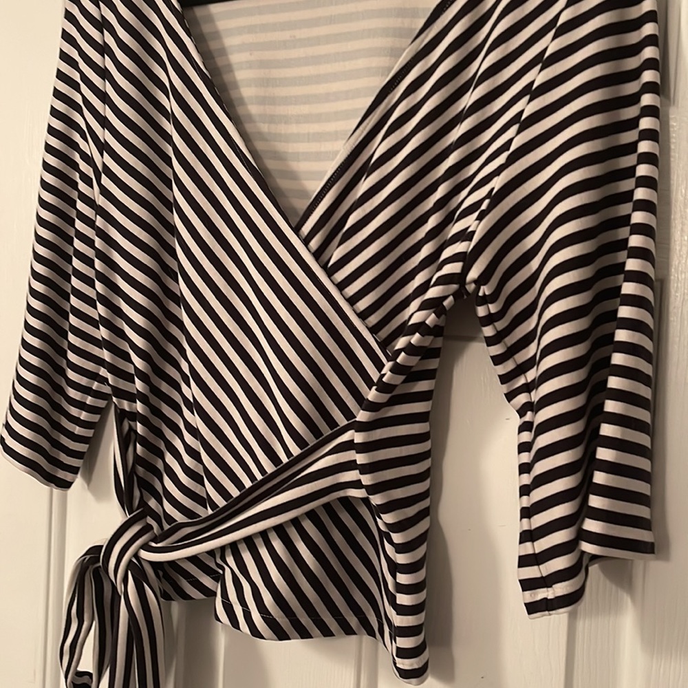 Express wrap top - Picture 3 of 5